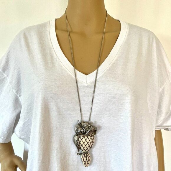 Vintage Owl Necklace 4.5 Inch Pendant 31 Inch Silver Tone Snake Chain - Picture 2 of 16